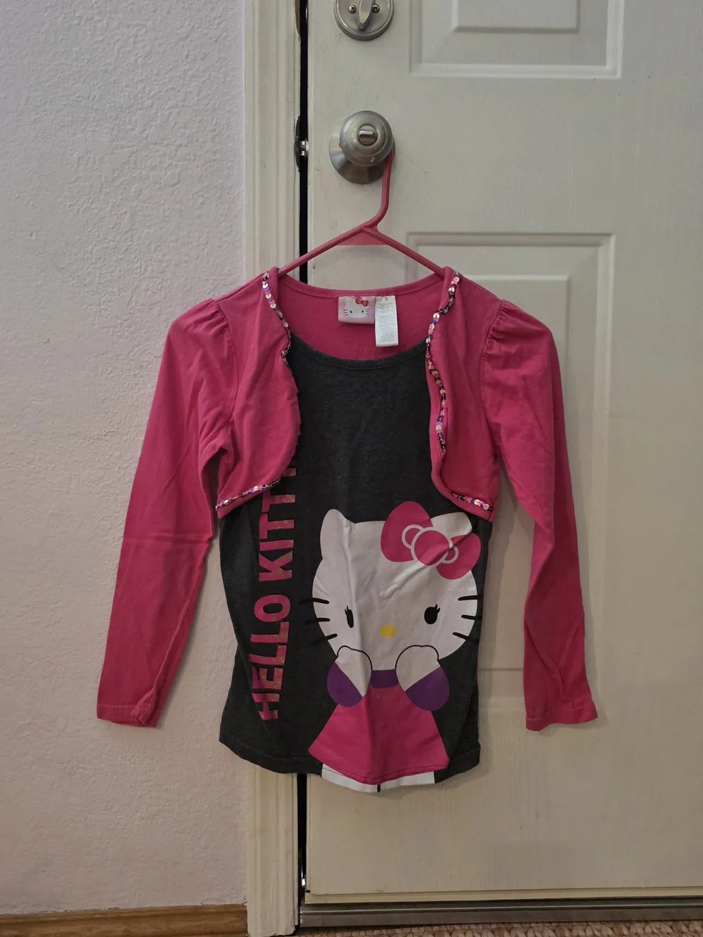 Hello Kitty Girls' 10-12 Pink & Charcoal Graphic Top